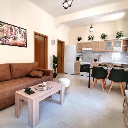 Alex Apartment, Cozy Place In Center Heraklion (Crete)